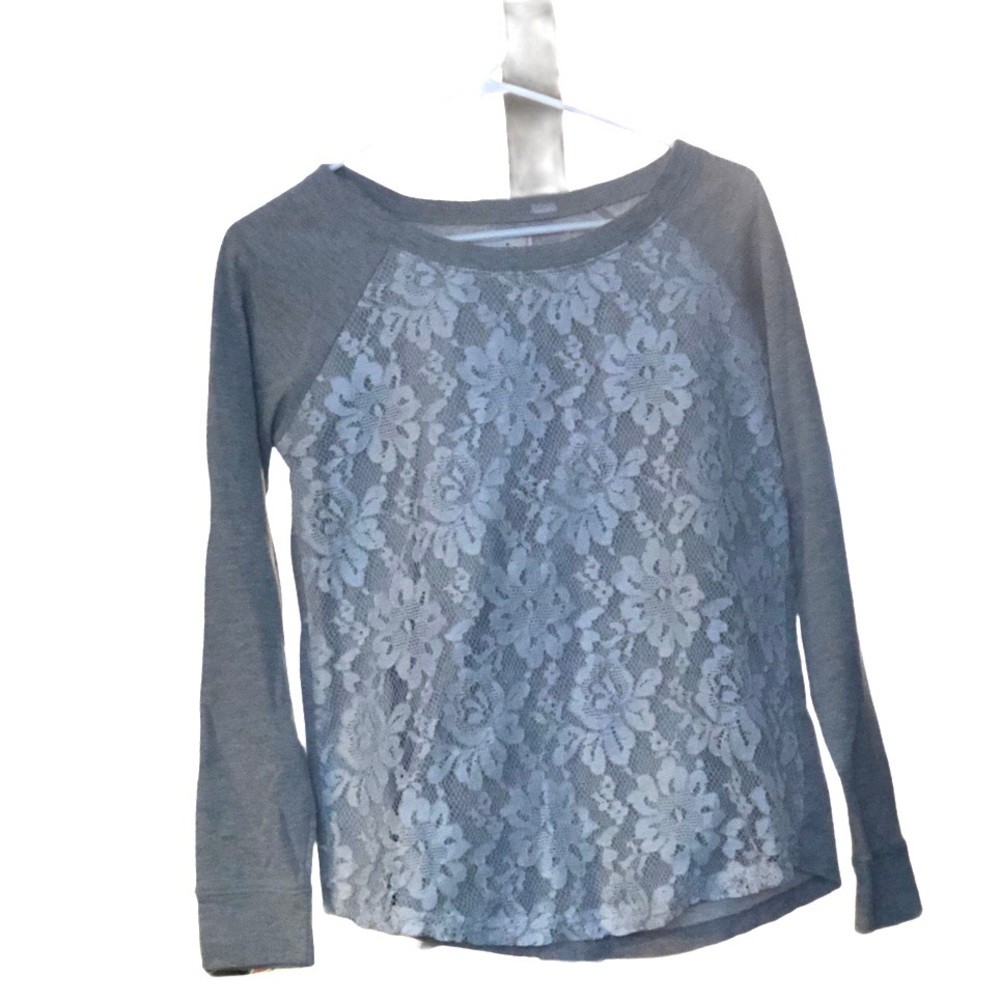 Lovely lace long sleeve sweatshirt. Size large